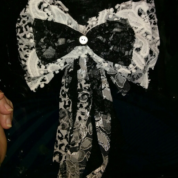 Hand made accessories $10-$30 depending on size, time, and materials used! ๐ธ - Picture 6 of 10